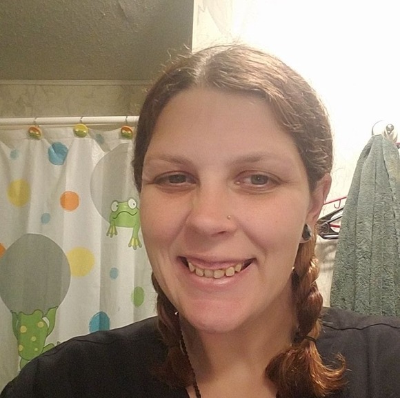 Meet your Posher, April - Picture 1 of 1